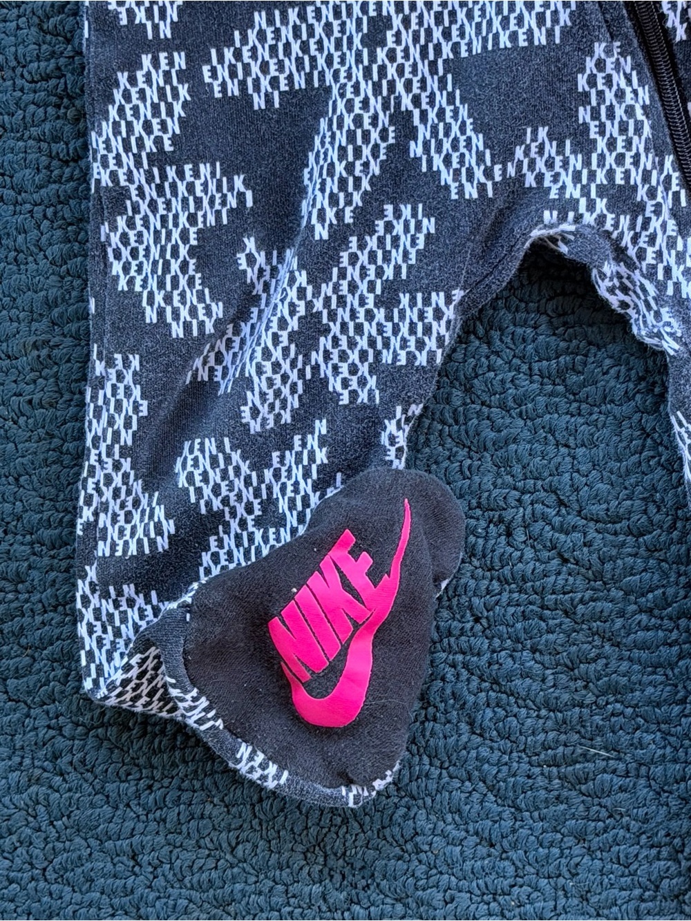 Nike Daisy Footed Coverall for baby girls - Picture 3 of 6